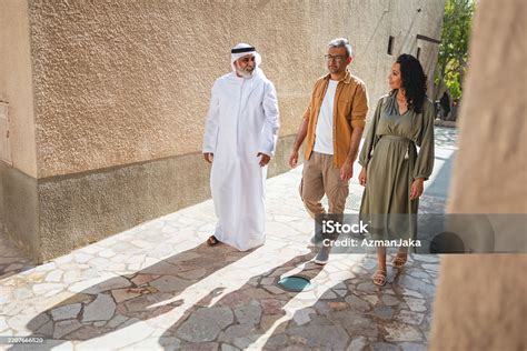 Arabic tour guide