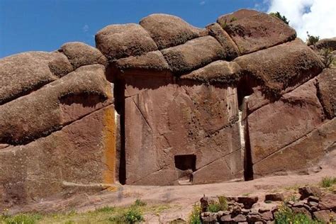 Aramu Muru Gate Peru