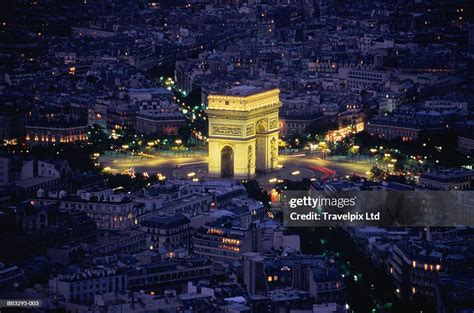 Arc de Triomphe at night