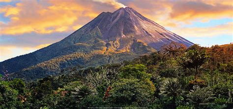 Arenal Volcano Background