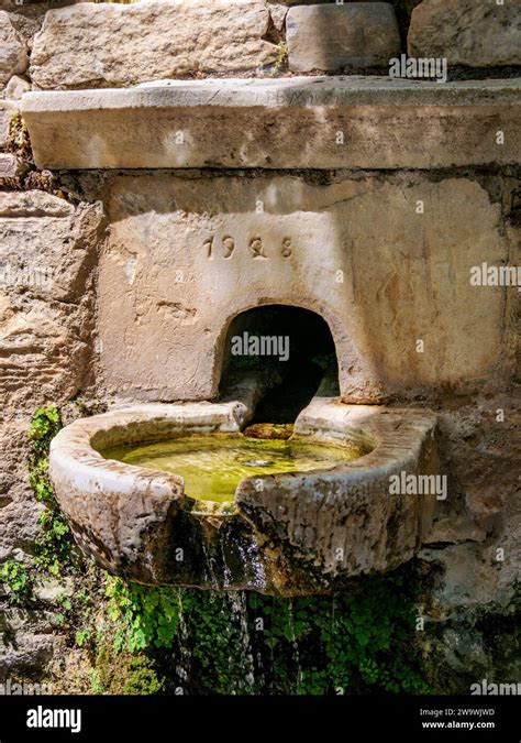 Aria Spring trail Mount Zas