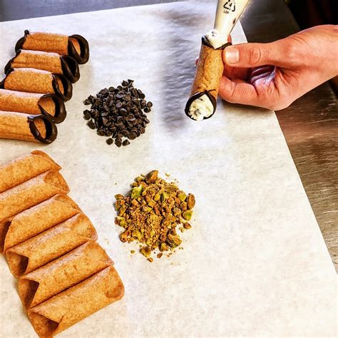 Art of Cannoli Making