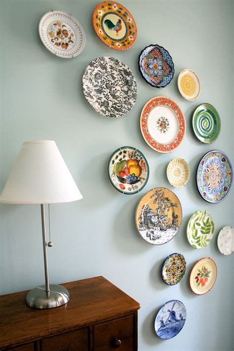 Artistic Depicting of Plates on the Wall