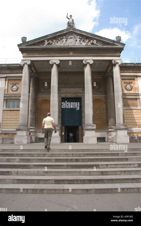 Ashmolean Museum entrance