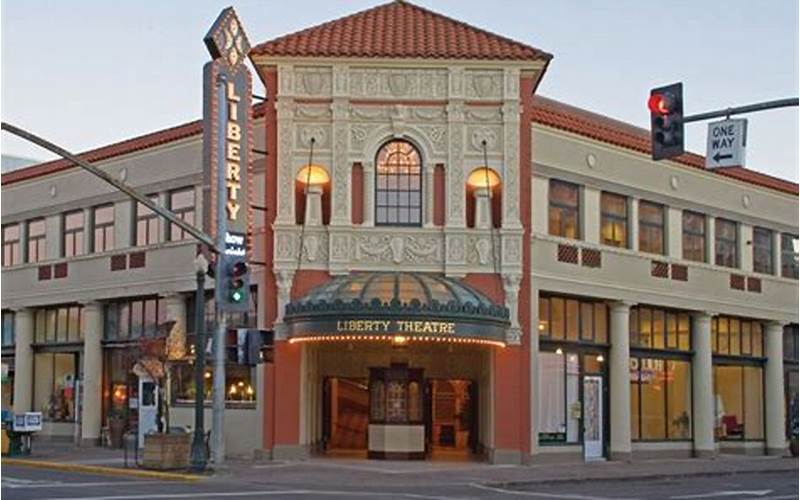 Astoria Oregon Movie Theatre: A Guide to the Best Cinemas in Astoria
