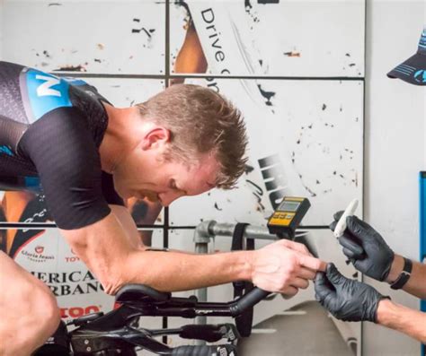 Athlete receiving physical therapy Dallas