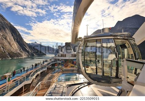 Atmosphere on Cruise