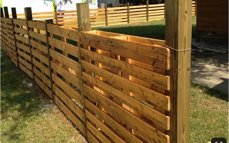 Attractive Pallet Privacy Fence: An Innovative Way To Enhance Your Home