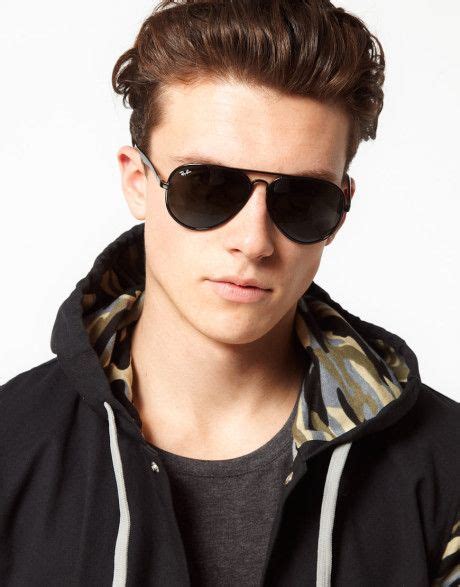 Aviator Sunglasses are a daydream of every man!