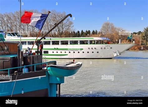 Avignon boat tour deck
