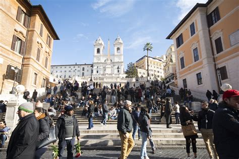 Avoiding Crowds Rome