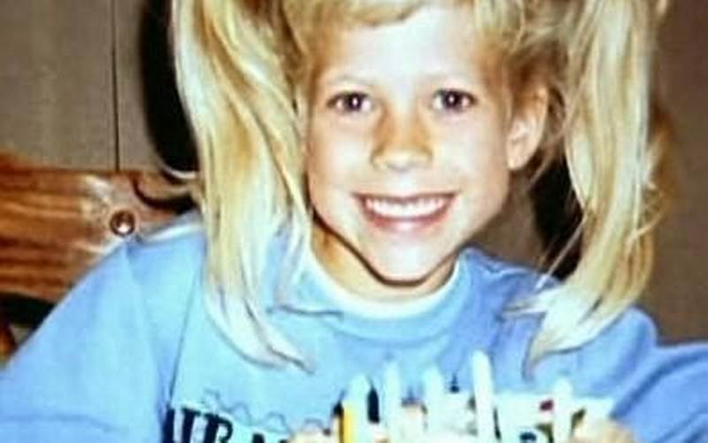 Avril Lavigne Childhood