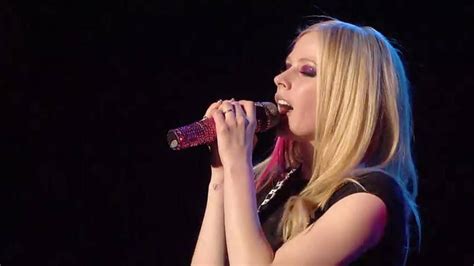 Avril Lavigne live performance