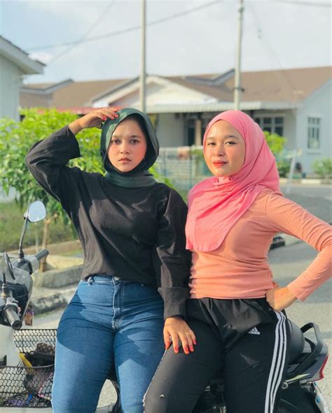 Awek Tudong