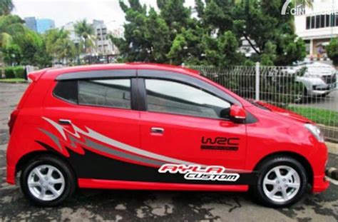 Ayla Merah Modif Stiker