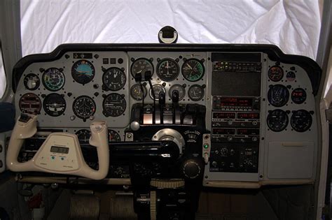 Comprehensive Guide to the BEECH 55 Baron Cockpit: Essential Controls and Features