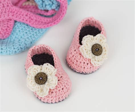 Baby Shoes Crochet Pattern