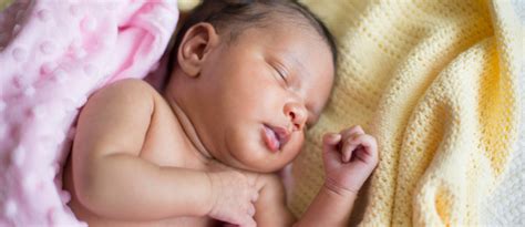 Babysitting a Newborn for the First Time? These 12 Tips Are For You
