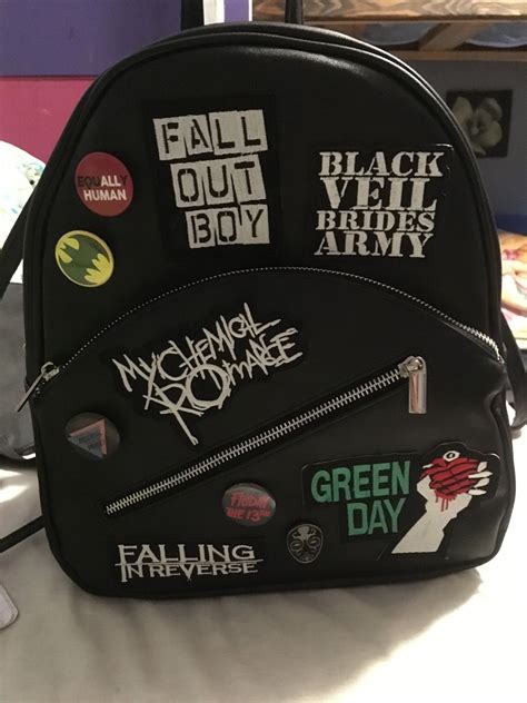 Get The Perfect Grunge Look With Backpack Outfit