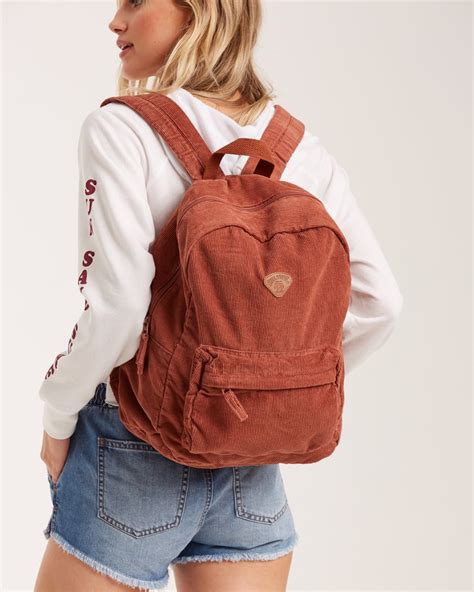 Backpack Outfit School: Tips And Ideas For A Stylish And Comfortable Look
