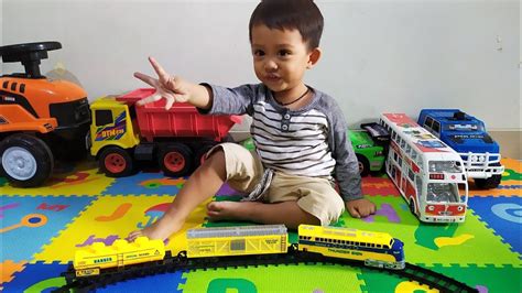 Bagaimana Cara Memainkan Mainan Kereta?