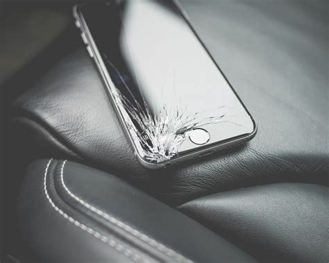 Bagaimana Cara Mencegah Kerusakan Layar Smartphone?