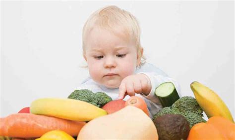 Bagaimana Orang Tua Bisa Membantu Anak-Anak Memilih Makanan Ringan yang Sehat?