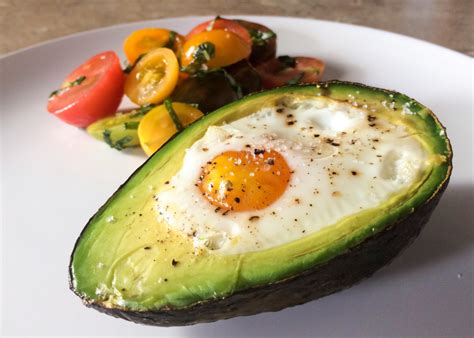 Baked Avocado and Egg Breakfast Delight
