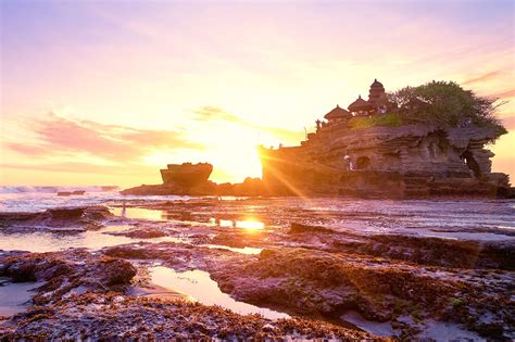 Pantai Bali Matahari Terbenam