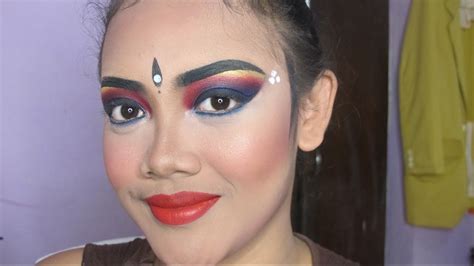 Balinese makeup
