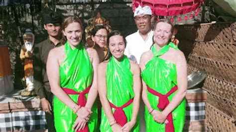Balinese palm reading