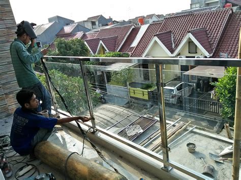 Balkon stainless Kaca di perumahan Jatinegara Indah - Bengkel las