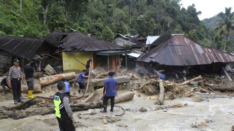 Banjir dan Bencana Tanah Longsor di Wilayah Barat Sumatera