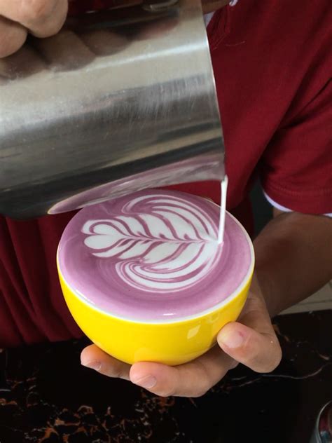 Banyak Ragam Bentuk dan Seni yang Bisa Dipelajari melalui Gelas Latte Art