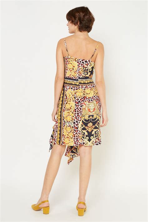 Discover Stunning Baroque Print Dresses for a Fashionable Look