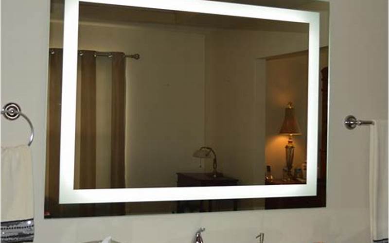 Bathroom Magnifying Mirror
