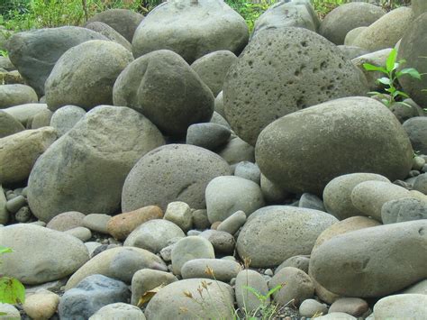 batu alam sungai