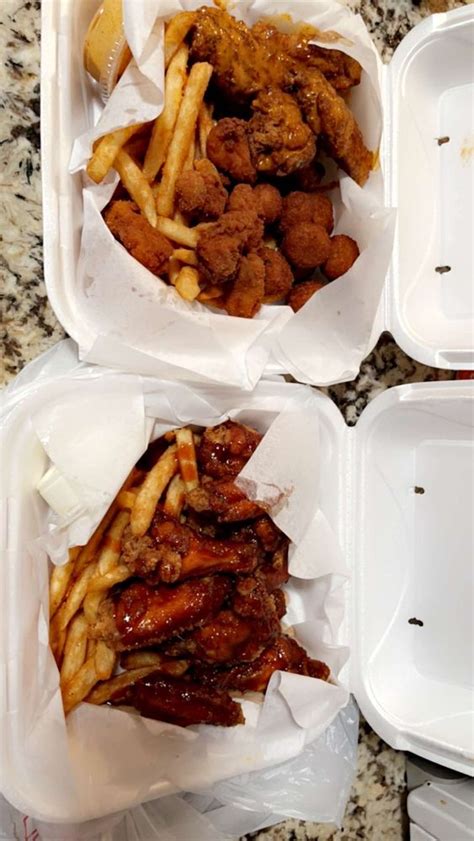 Bawk Bawk Chicken & Poutines
