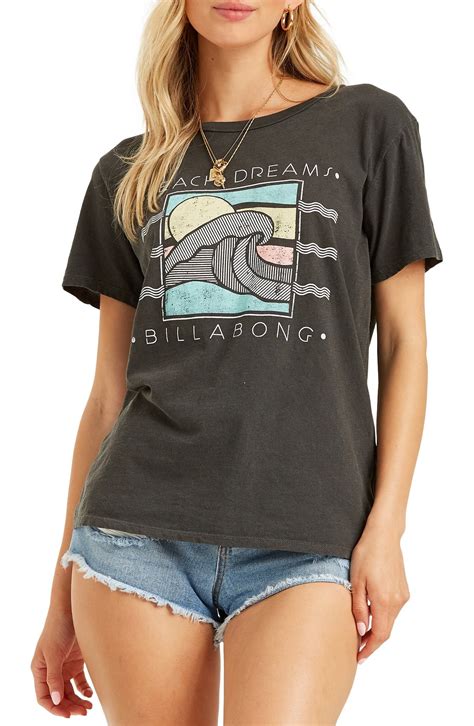 Surf’s Up: Beach Graphic Tees for Your Next Shore Escape