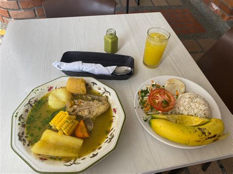 Beach Lunch Colombia