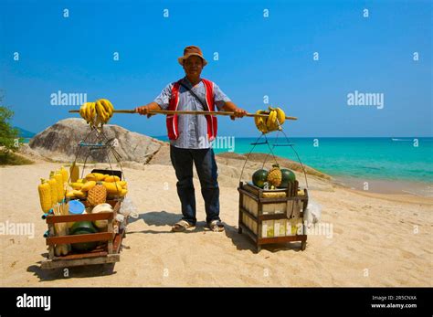 Beach Vendors Colombia