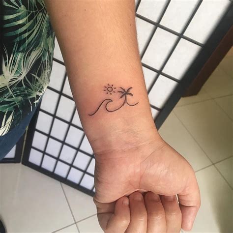 Pin by Hayley D'Hondt on tattoos Beachy tattoos, Leg