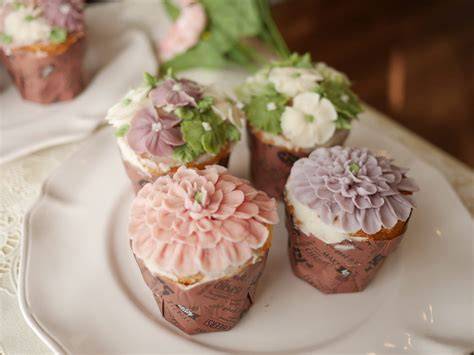Bean Paste in Flower Cakes