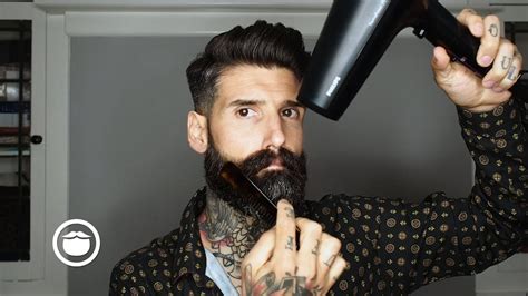 Beard Model Carlos Costa