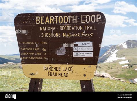 Beartooth Highway Hiking