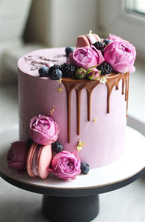 A Stunning and Scrumptious Surprise: Indulge in our Beautiful Birthday Cake Creations!