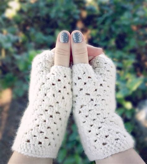 Beautiful Crochet Fingerless Gloves