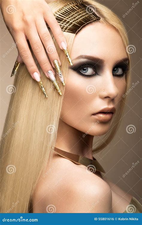 Beautiful Fashionable Girl Glamorous Image