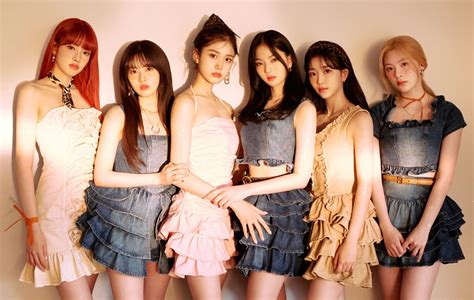 Gorgeous and Bewitching: Unleashing the Enchanting Charisma of STAYC's Beautiful Monster