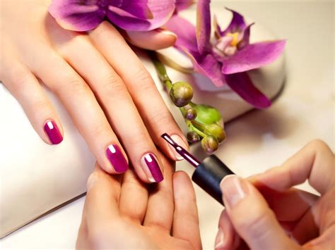 Beautiful Nails: 6 Simple Care Tips